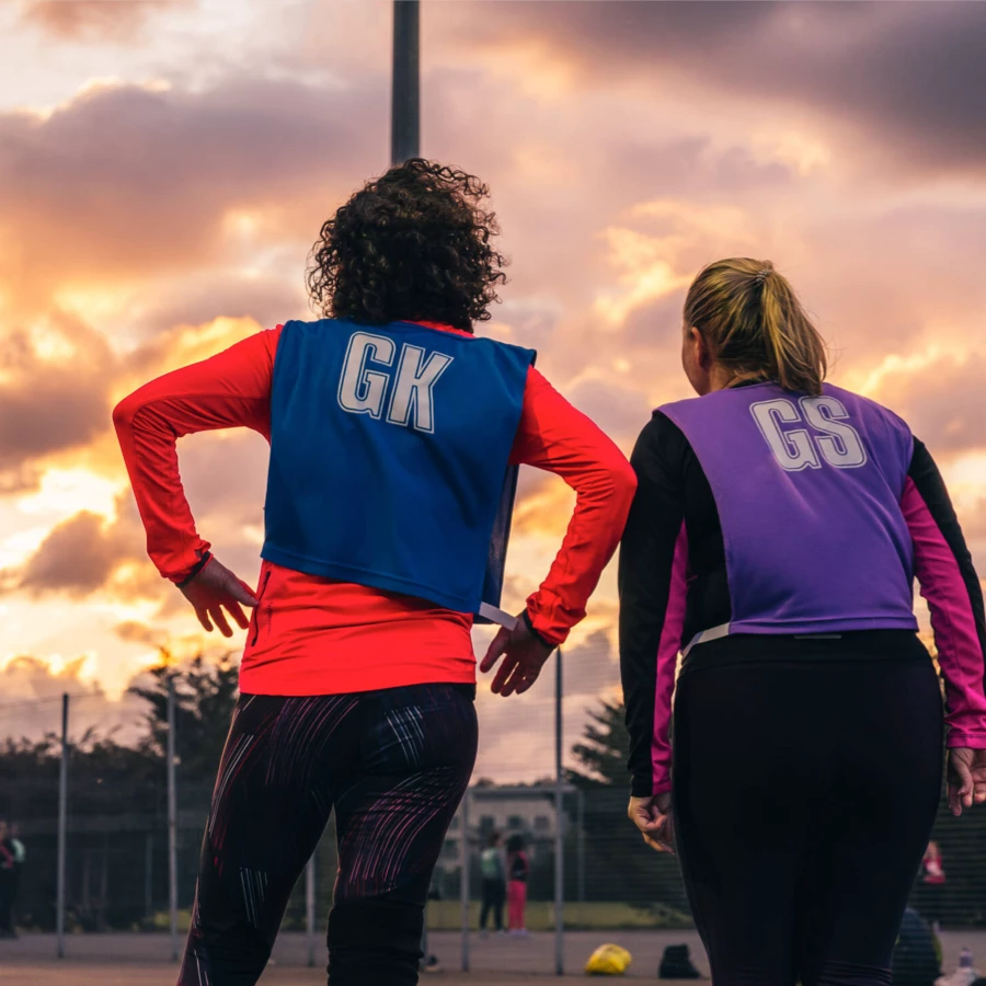 netball players